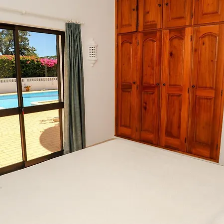 Vivenda Cinquenta E Sete *